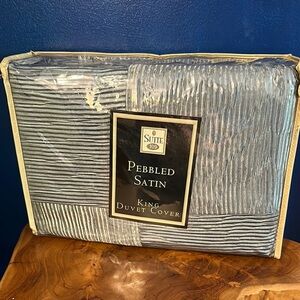 NWT Suite 109 Pebbled Satin King Duvet Cover - Greenish Gray 100” x 90”